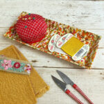 Taniguchi Shoyudo Co. Yuzen Washi Paper Pen Tray Toshikan Sanyu